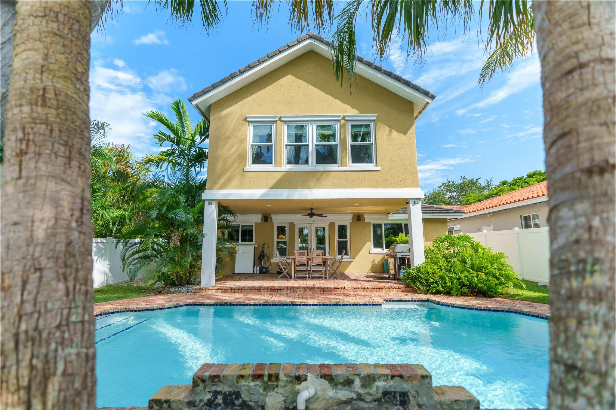 615 North Victoria Park Road Fort Lauderdale, FL 33304 - Photo 3 of 77 Photo 3