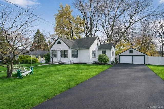 $3,050 | 36 Swezey Place, Monroe, NY 10950