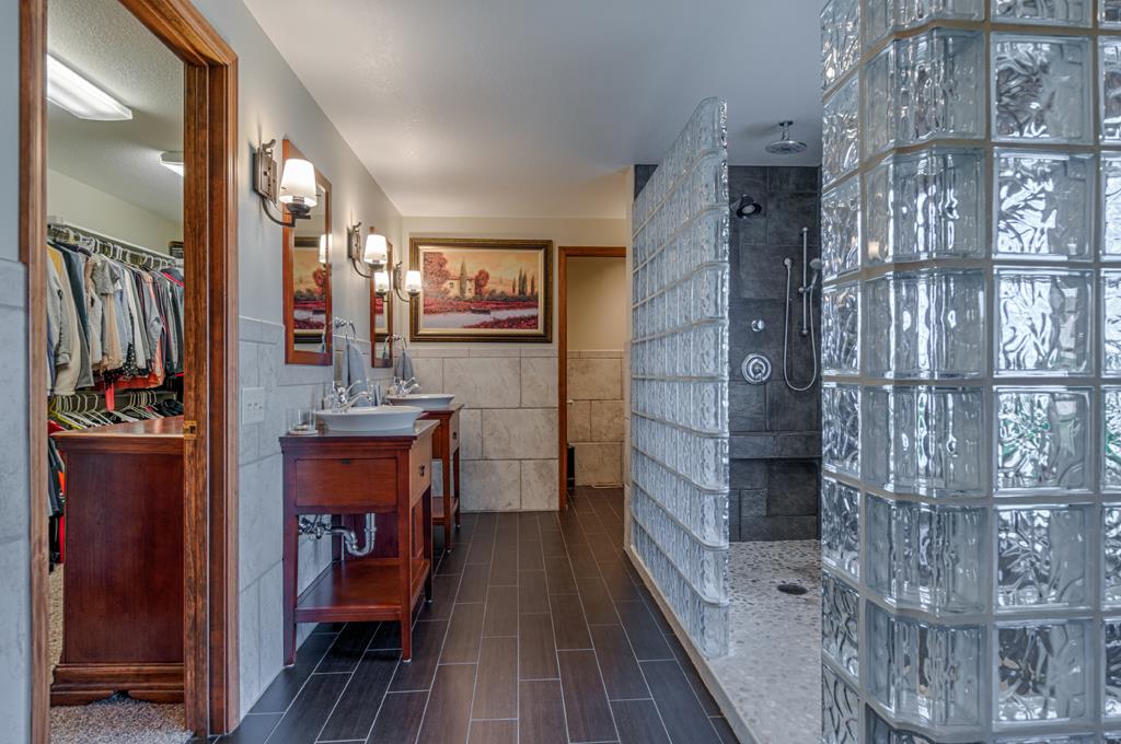211 Ridge Court Ossian, IN 46777 - Photo 12 of 36 Gallery Image 12