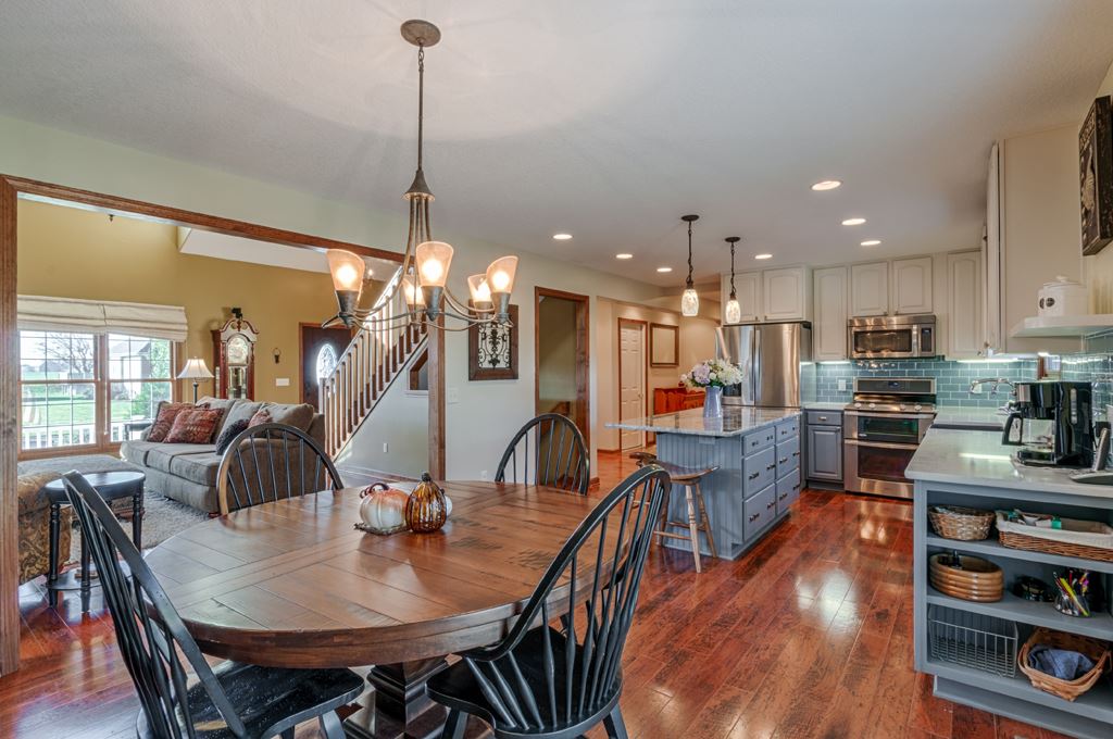 211 Ridge Court Ossian, IN 46777 - Photo 6 of 36 Gallery Image 6