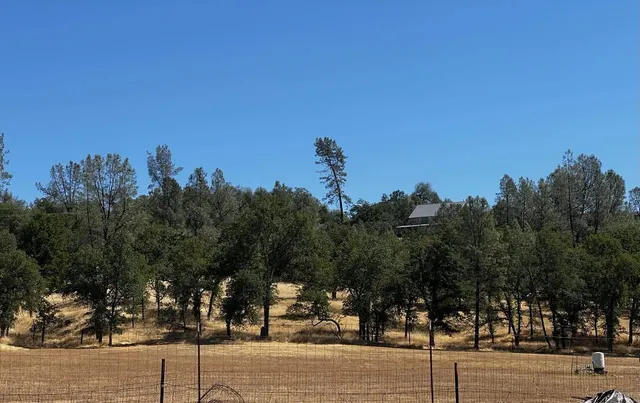 $699,000 | 24233 Highway 299, Bella Vista, CA 96008