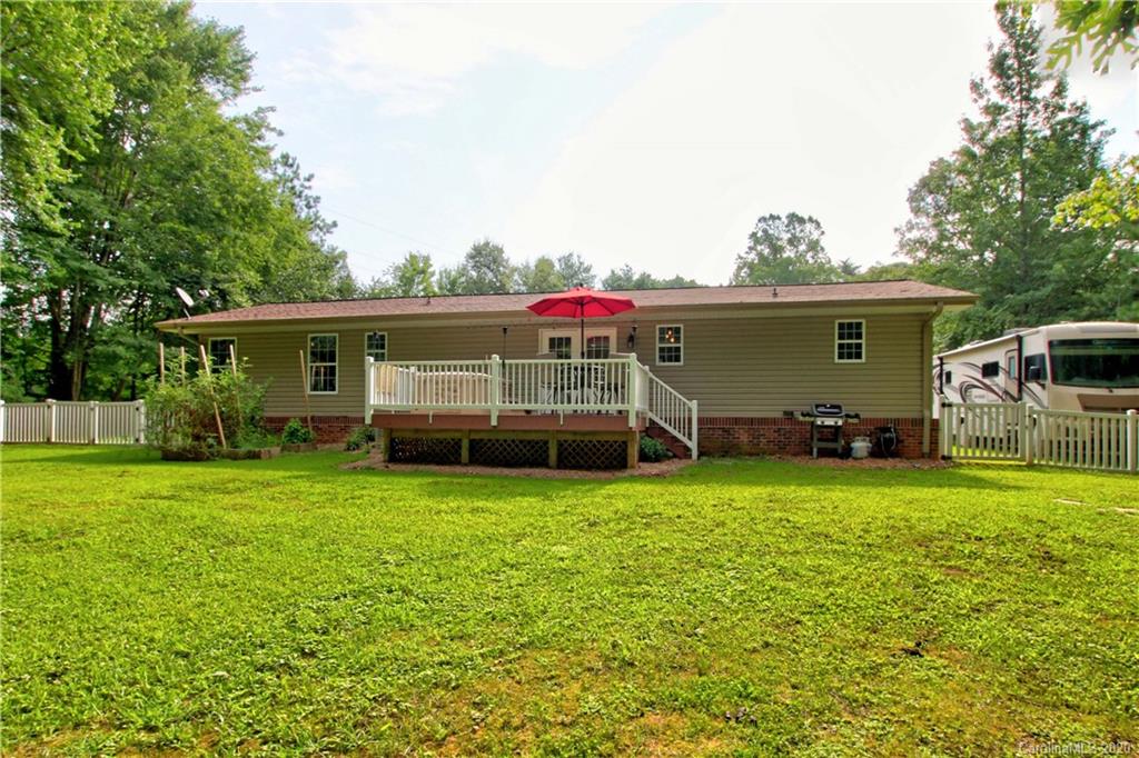 200 McCrary Road Mooresville, NC 28117 - Photo 33 of 41 a view of a house with backyard and garden
