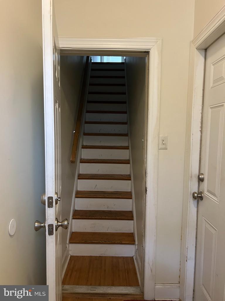 2225 Reed Street, Unit 2 Philadelphia, PA 19146 - Photo 2 of 13 First floor entry
