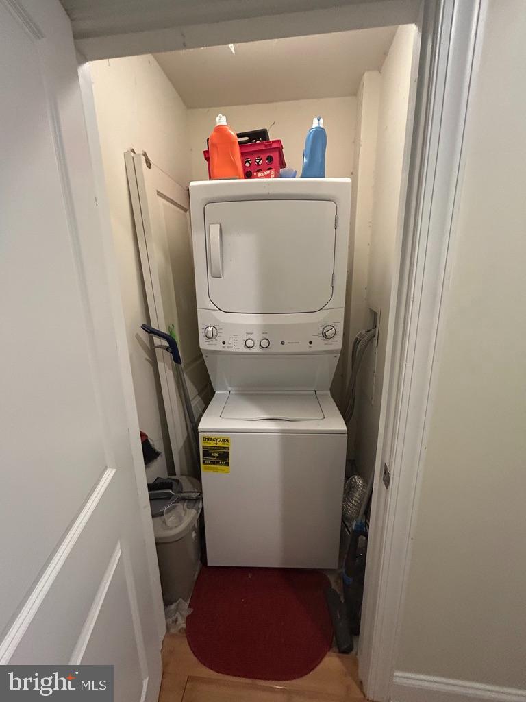 2225 Reed Street, Unit 2 Philadelphia, PA 19146 - Photo 8 of 13 In Unit Washer and Dryer