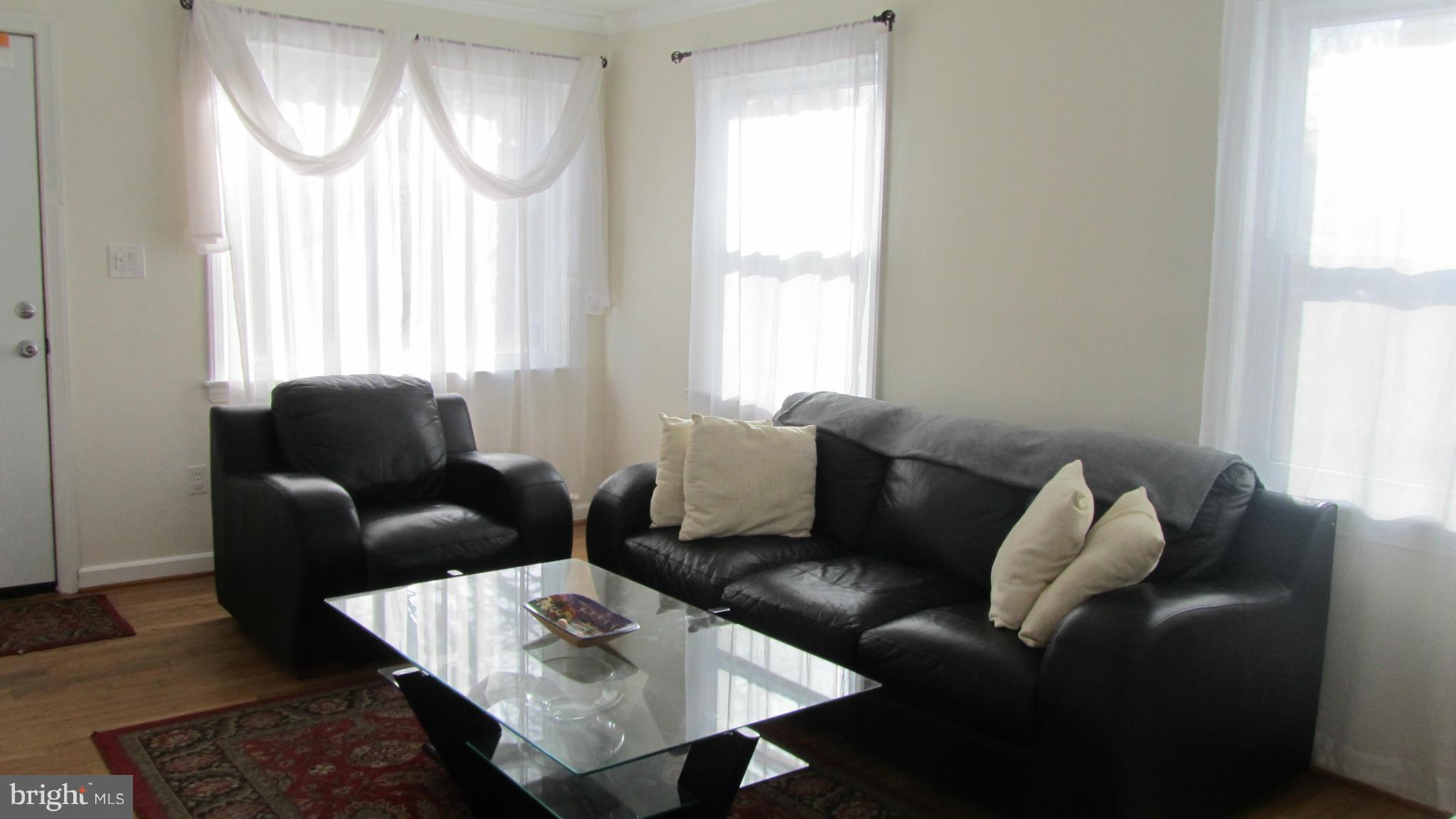 3403 Anderson Road Kensington, MD 20895 - Photo 5 of 30 Living Room