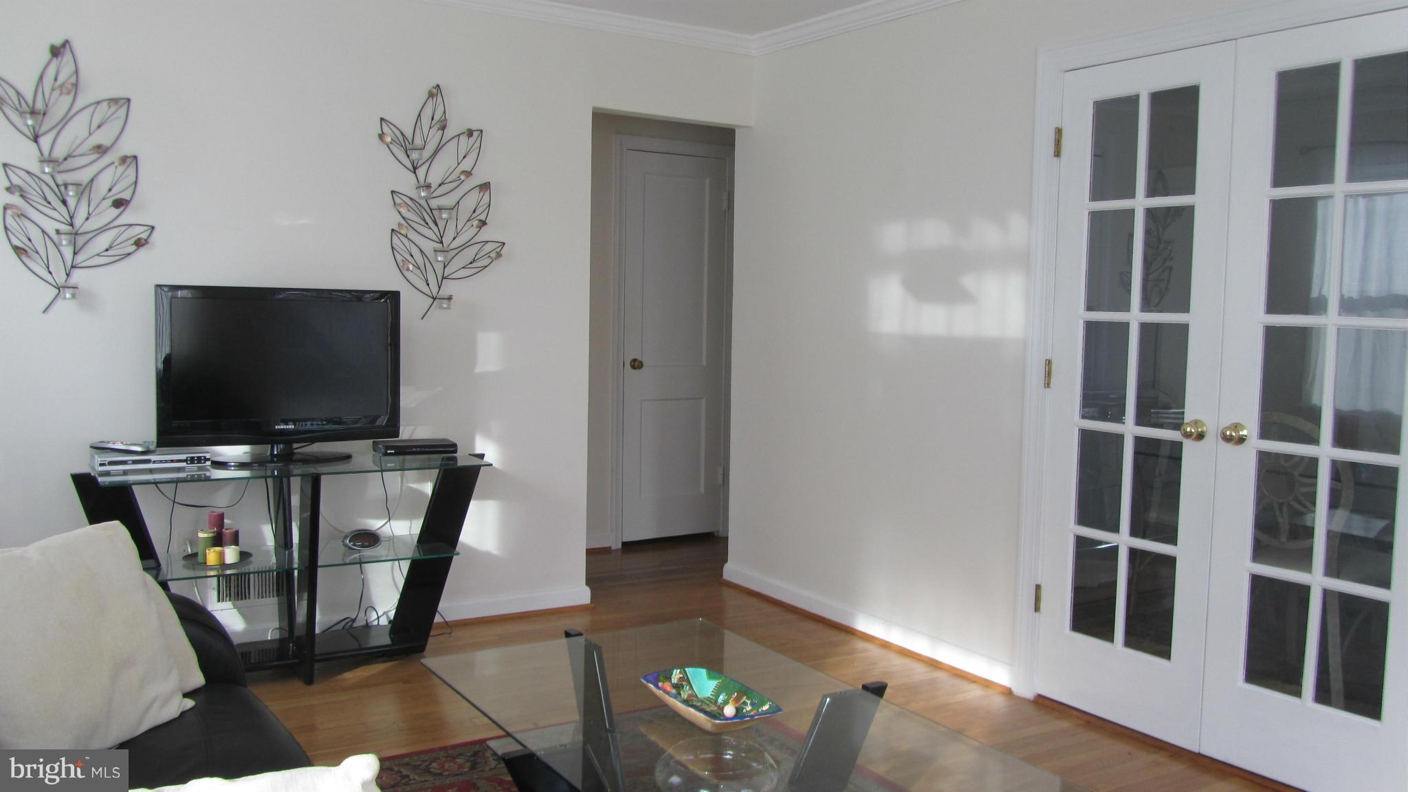3403 Anderson Road Kensington, MD 20895 - Photo 6 of 30 Living Room