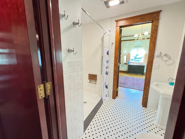 $749,900 | 312 10th Avenue North, Casselton, ND 58012