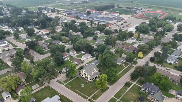 $749,900 | 312 10th Avenue North, Casselton, ND 58012