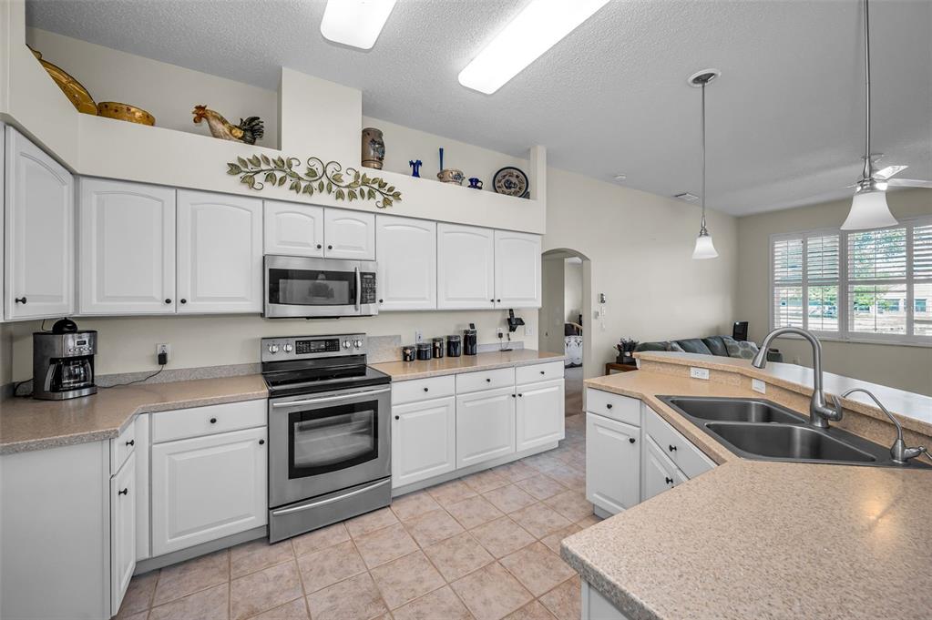 1248 Ashbourne Circle Trinity, FL 34655 - Photo 8 of 59