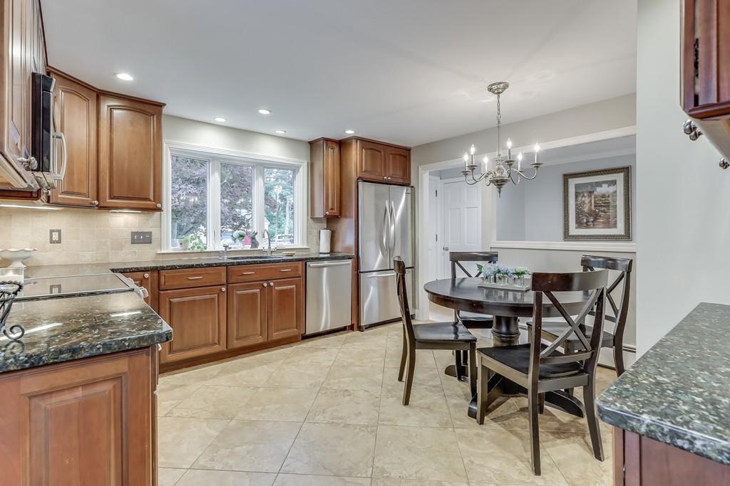 38 Robbie Road Braintree, MA 02184 - Photo 5 of 41 Gallery Image 5