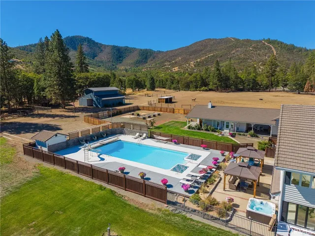 $1,399,000 | 1121 Oak Valley Drive, Yreka, CA 96097