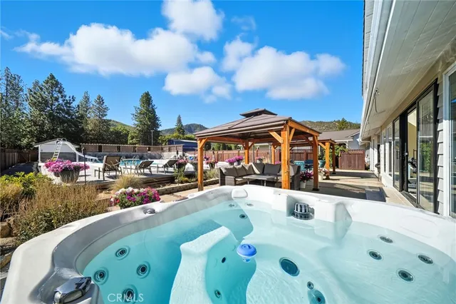 $1,475,000 | 1121 Oak Valley Drive, Yreka, CA 96097