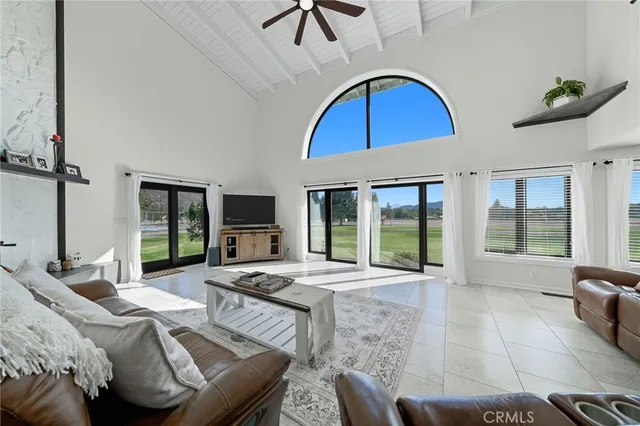 $1,475,000 | 1121 Oak Valley Drive, Yreka, CA 96097