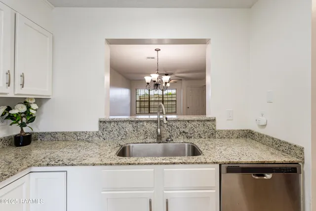 $175,000 | 210 Long Plantation Boulevard, Unit N, Lafayette, LA 70508