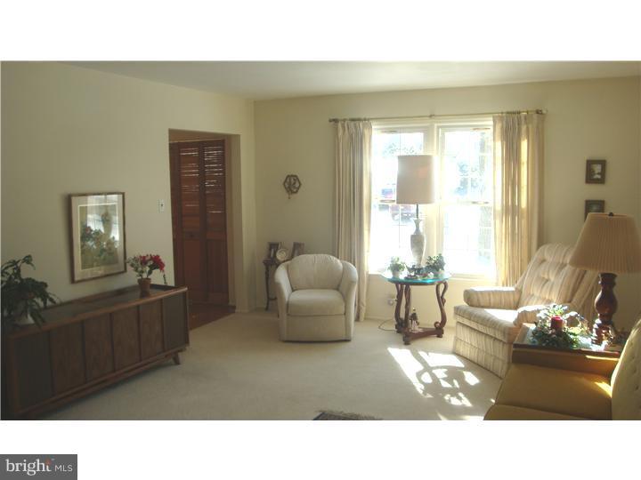 509 Wellfleet Road Cinnaminson, NJ 08077 - Photo 7 of 24 Living Room