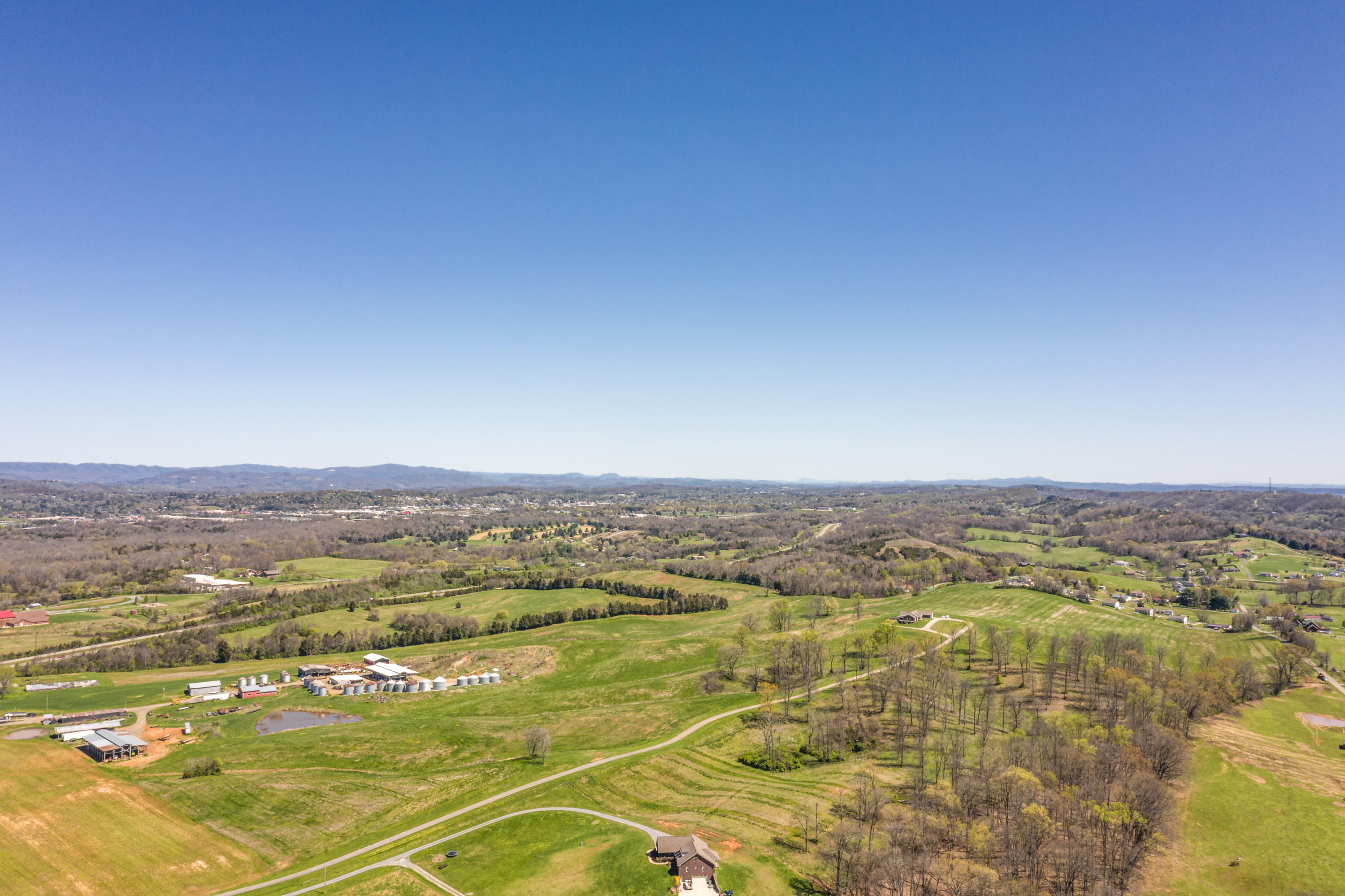 3475 Heathcliff Road Morristown, TN 37813 - Photo 5 of 12 Exterior-8