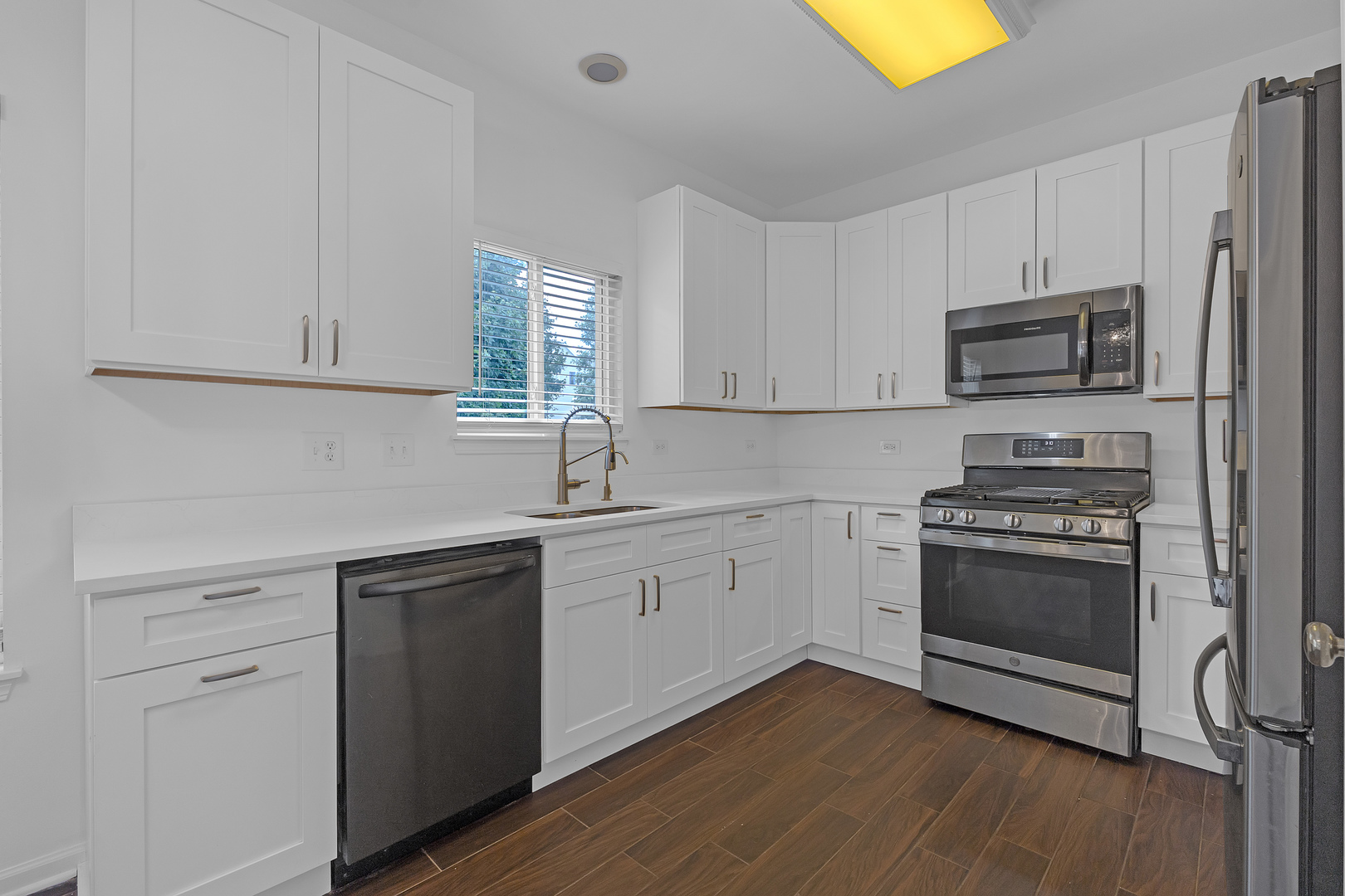 25880 Brooks Farm Road Round Lake, IL 60073 - Photo 6 of 36