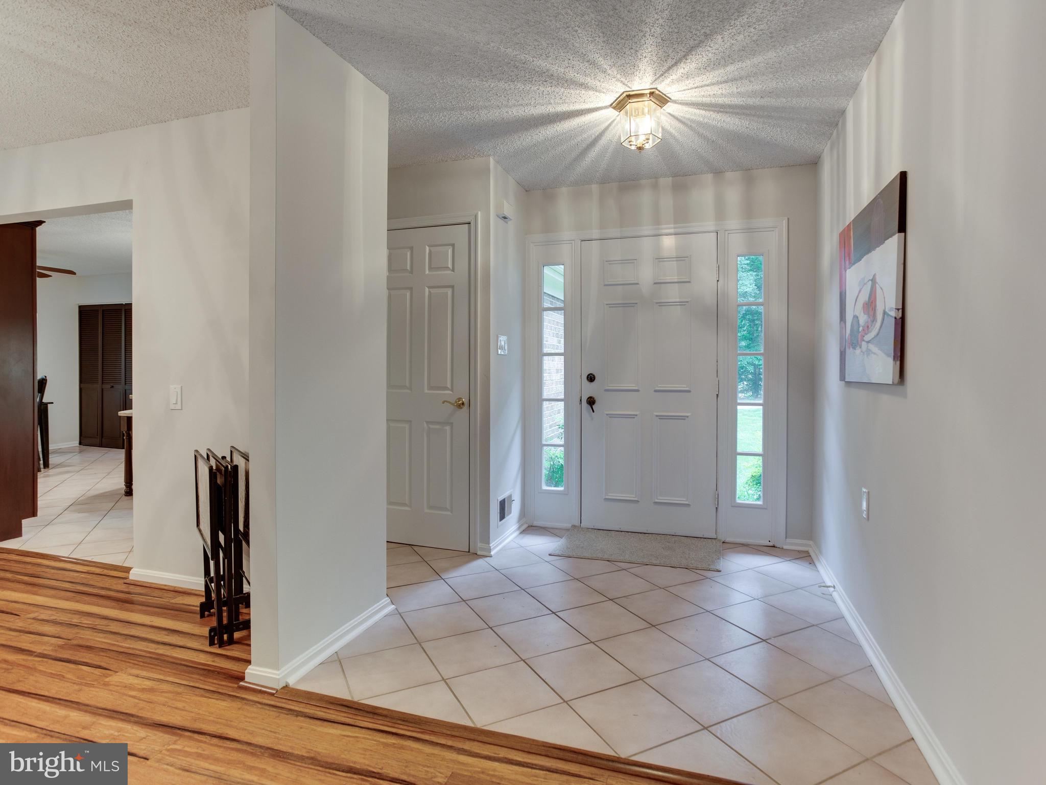 2583 Golfers Ridge Road Annapolis, MD 21401 - Photo 2 of 29 Foyer
