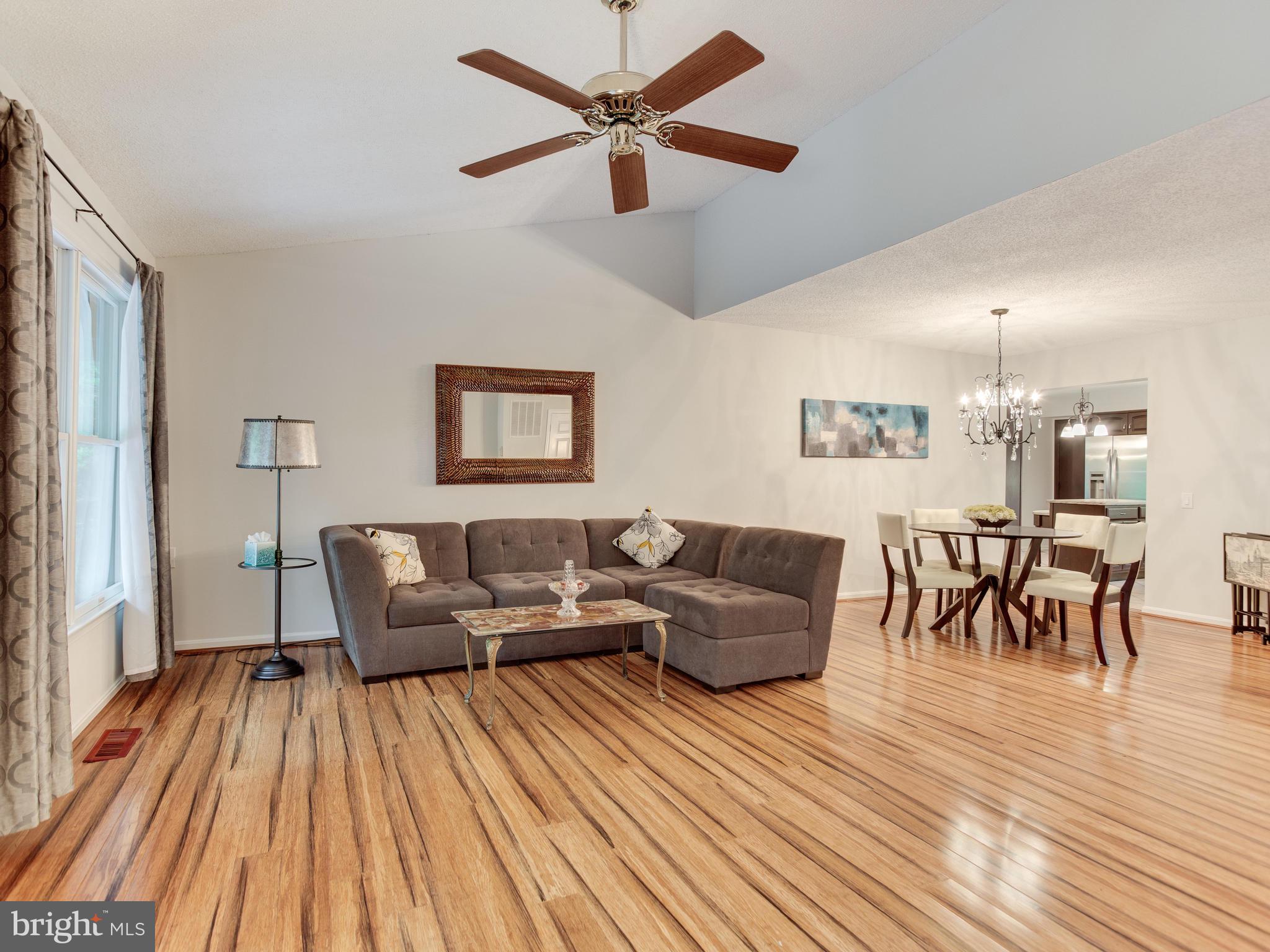 2583 Golfers Ridge Road Annapolis, MD 21401 - Photo 7 of 29 Living Room