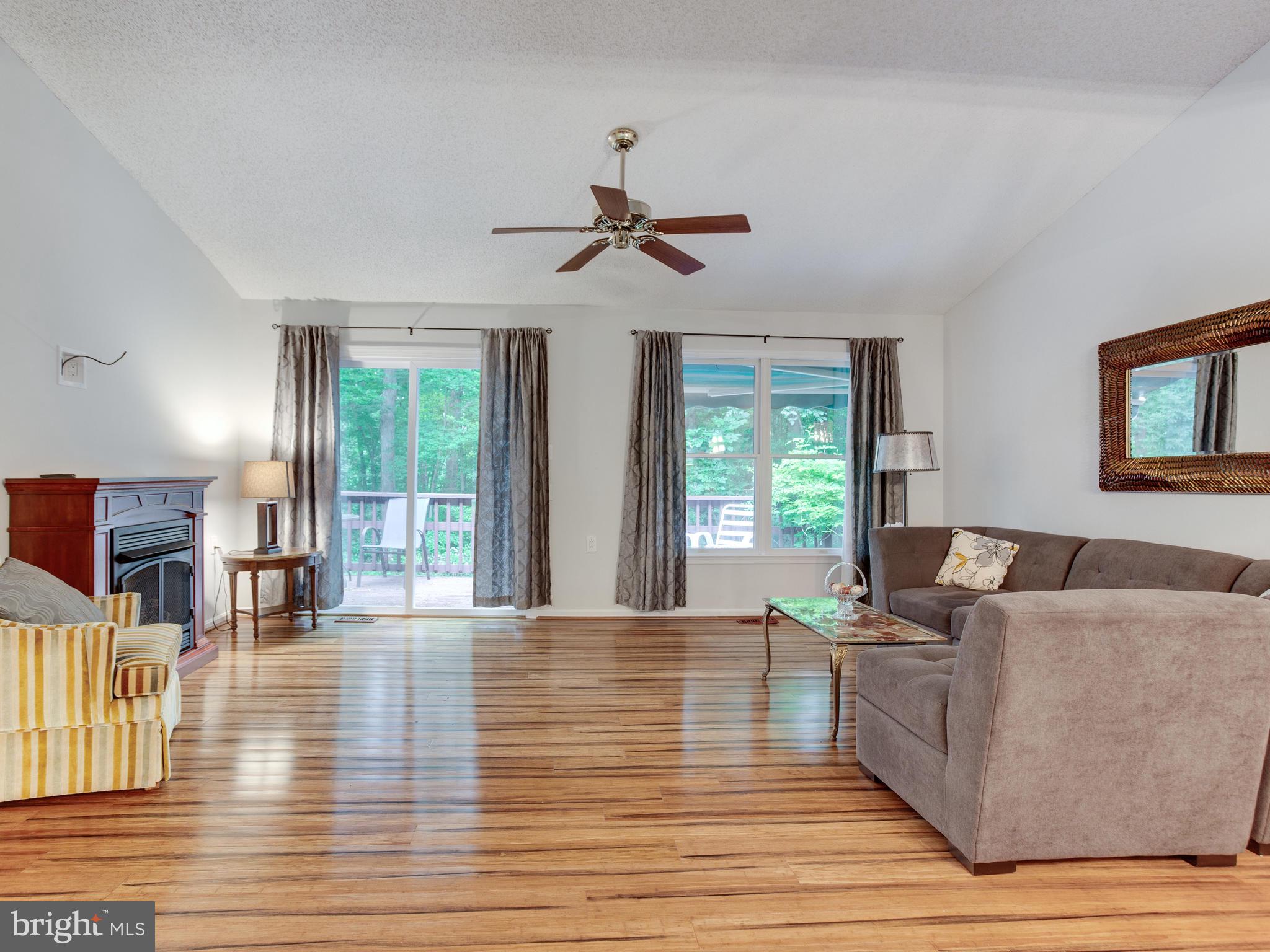 2583 Golfers Ridge Road Annapolis, MD 21401 - Photo 9 of 29 Living Room