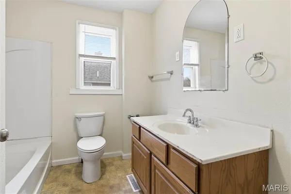 $155,000 | 534 Poplar Street, Highland, IL 62249