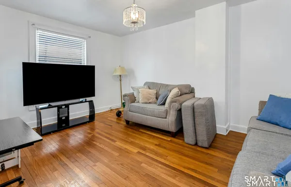 $2,500 | 18 Grandview Avenue, Danbury, CT 06810