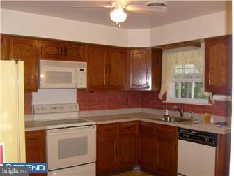 137 B Sunset Road, Unit B Whiting, NJ 08759 - Photo 2 of 8 Kitchen