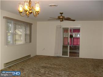 137 B Sunset Road, Unit B Whiting, NJ 08759 - Photo 3 of 8 Living Room