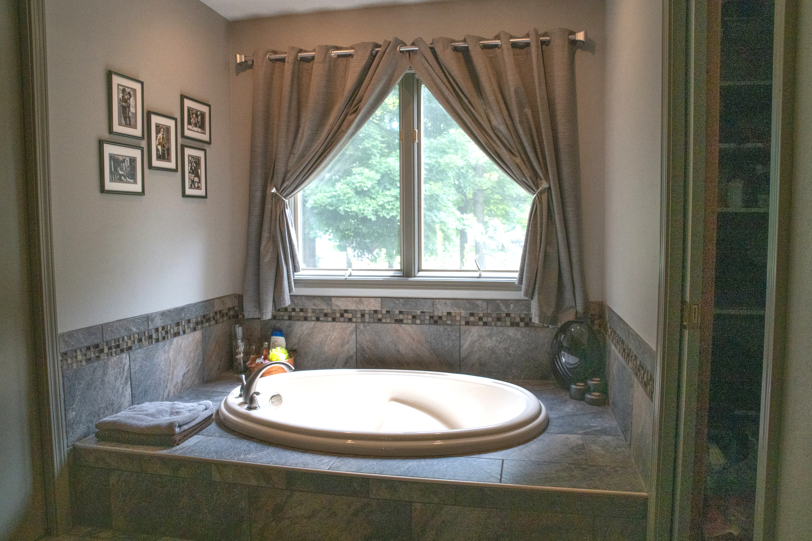 37322 Indian Spring Road Saybrook, IL 61770 - Photo 27 of 77 a bathroom with a toilet a sink and bathtub