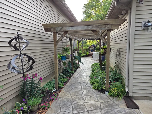 $399,900 | 37322 Indian Spring Road, Saybrook, IL 61770