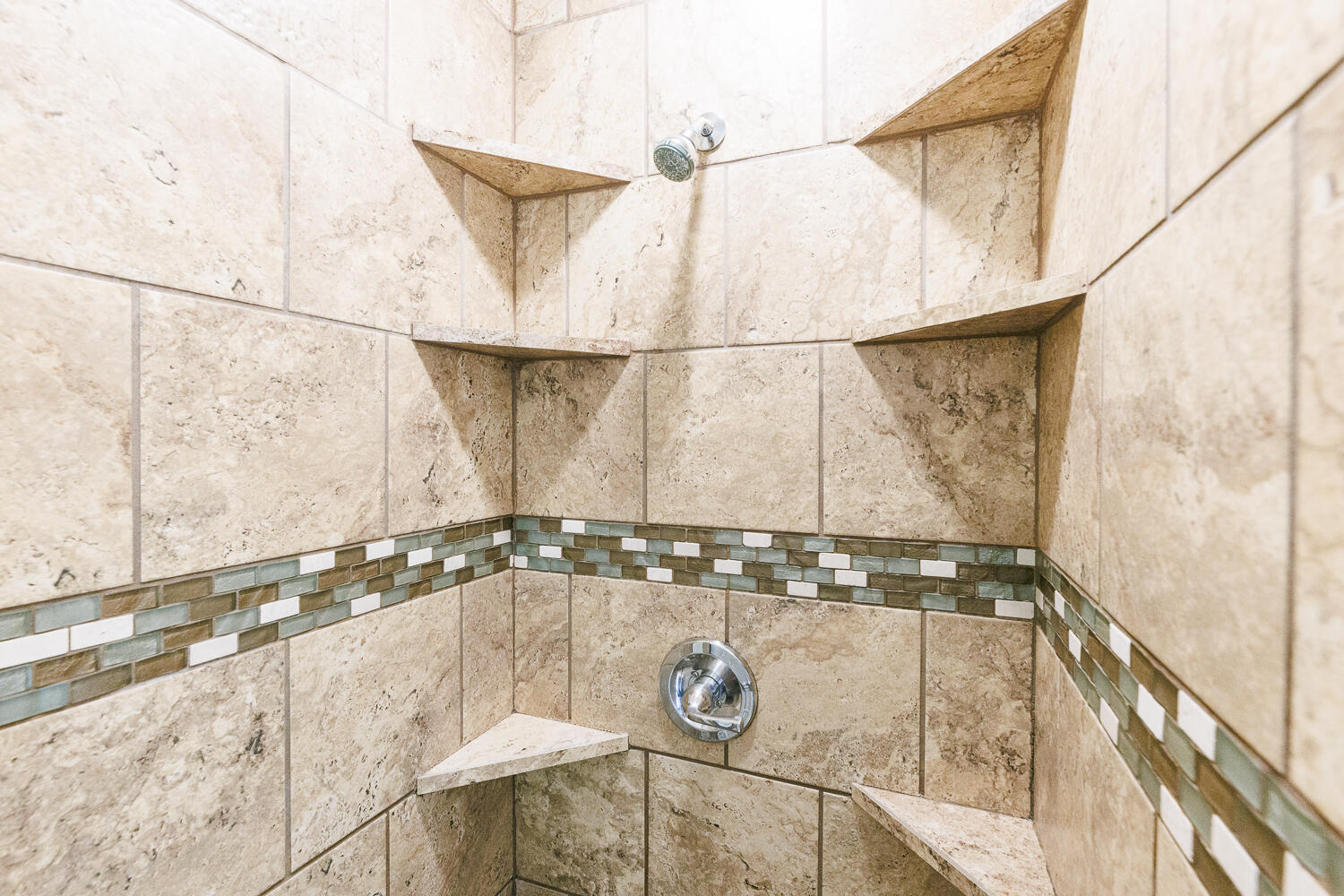 211 Chestnut Street Idalou, TX 79329 - Photo 24 of 31 a bathroom with a bathtub and shower