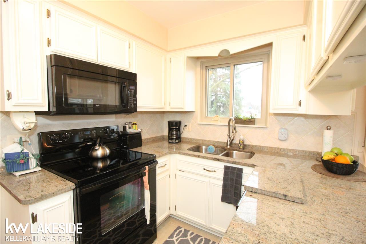 47725 Concord Road Macomb, MI 48044 - Photo 13 of 34 31342048-12.JPG