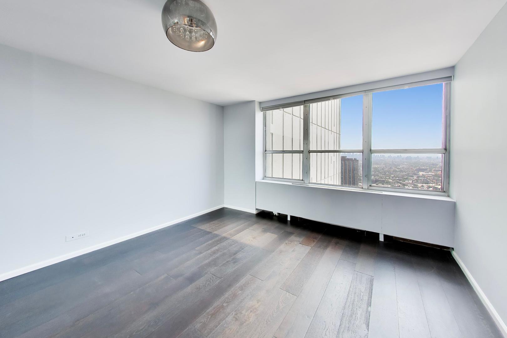 655 West Irving Park Road, Unit 5411 Chicago, IL 60613 - Photo 16 of 31 Gallery Image 16