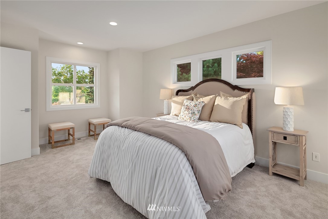 8431 Ridge Road Medina, WA 98039 - Photo 29 of 40 a bedroom with bed and window