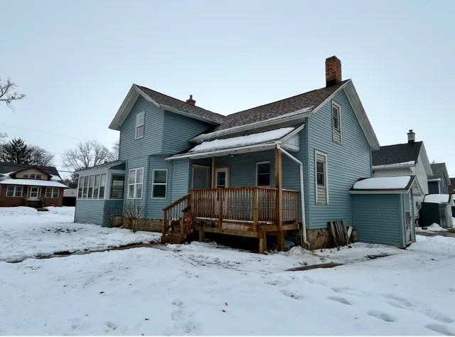 $209,900 | 402 West 14th Avenue, Oshkosh, WI 54902