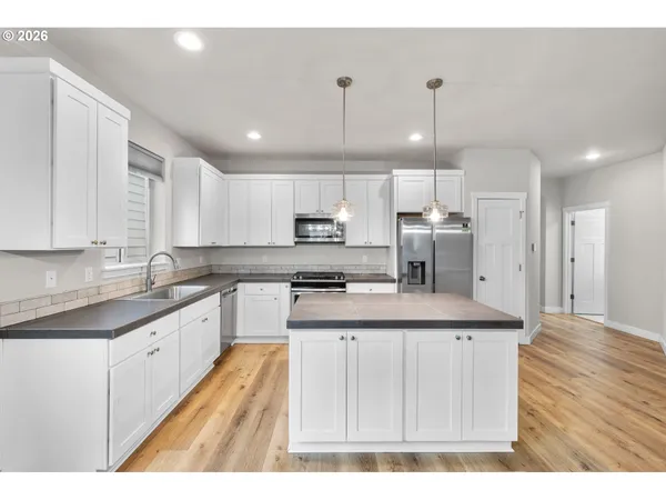 $575,000 | 15852 Southeast Tallina Drive, Damascus, OR 97089