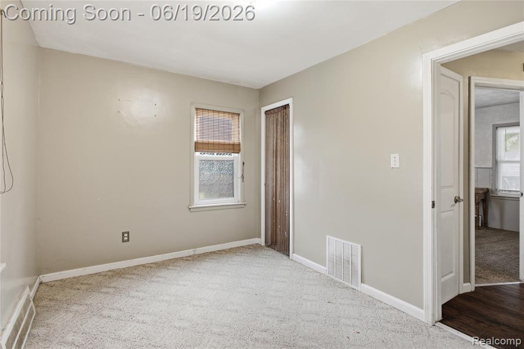 529 Champaign Road Lincoln Park, MI 48146 - Photo 7 of 25