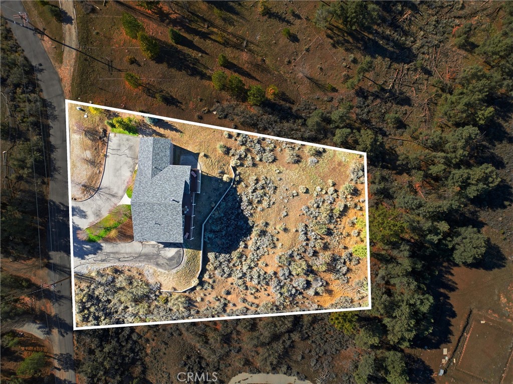 9401 Whispering Pines Road Frazier Park, CA 93225 - Photo 5 of 49 view of a back yard