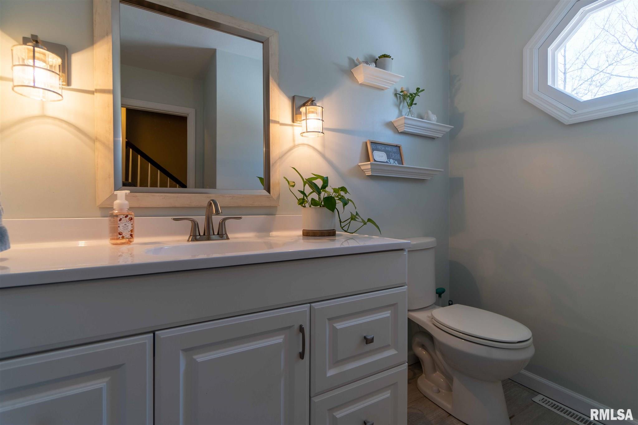 6302 North Post Oak Road Peoria, IL 61615 - Photo 12 of 43 Gallery Image 12