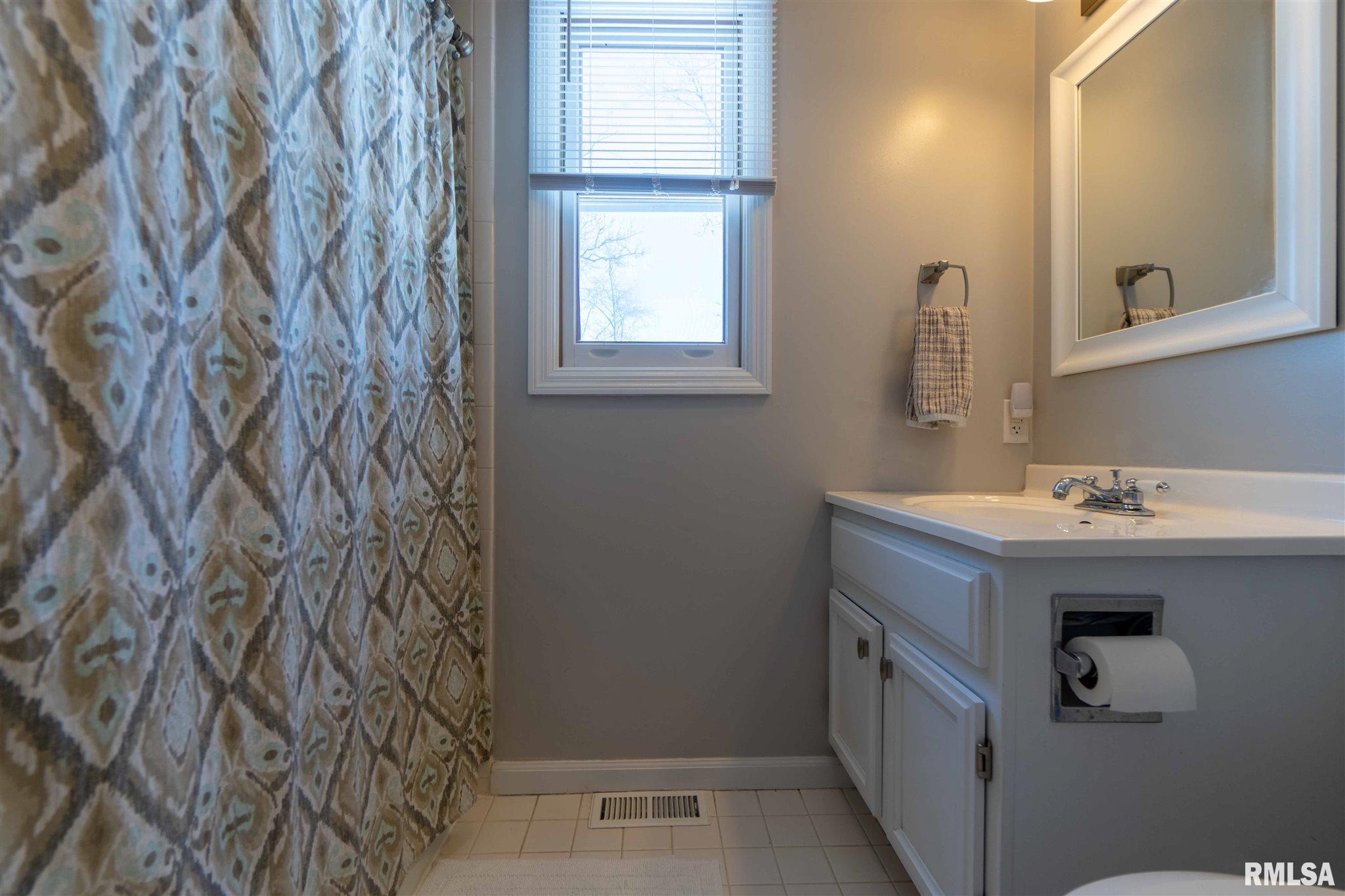 6302 North Post Oak Road Peoria, IL 61615 - Photo 25 of 43 Gallery Image 25