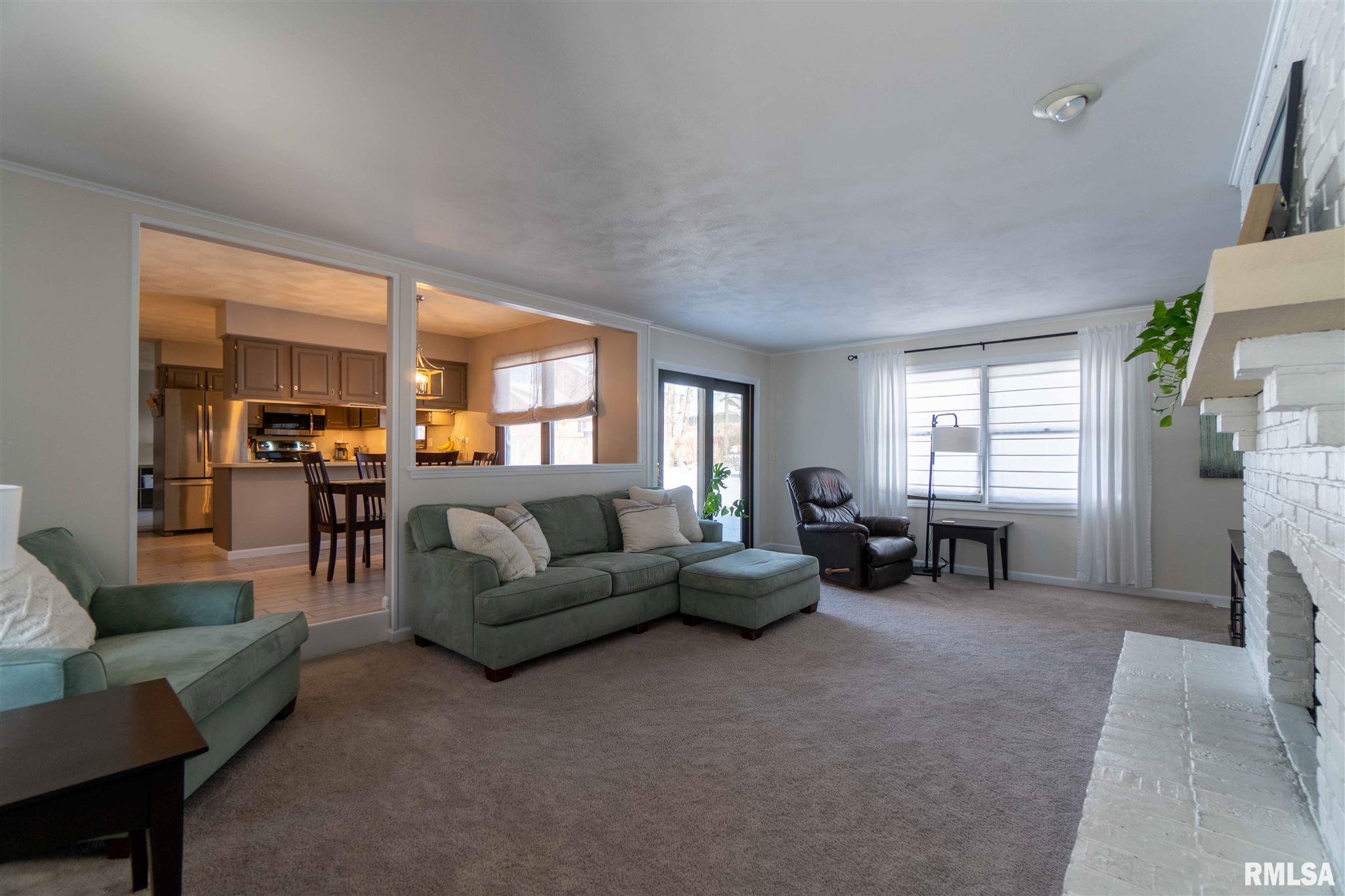 6302 North Post Oak Road Peoria, IL 61615 - Photo 6 of 43 Gallery Image 6