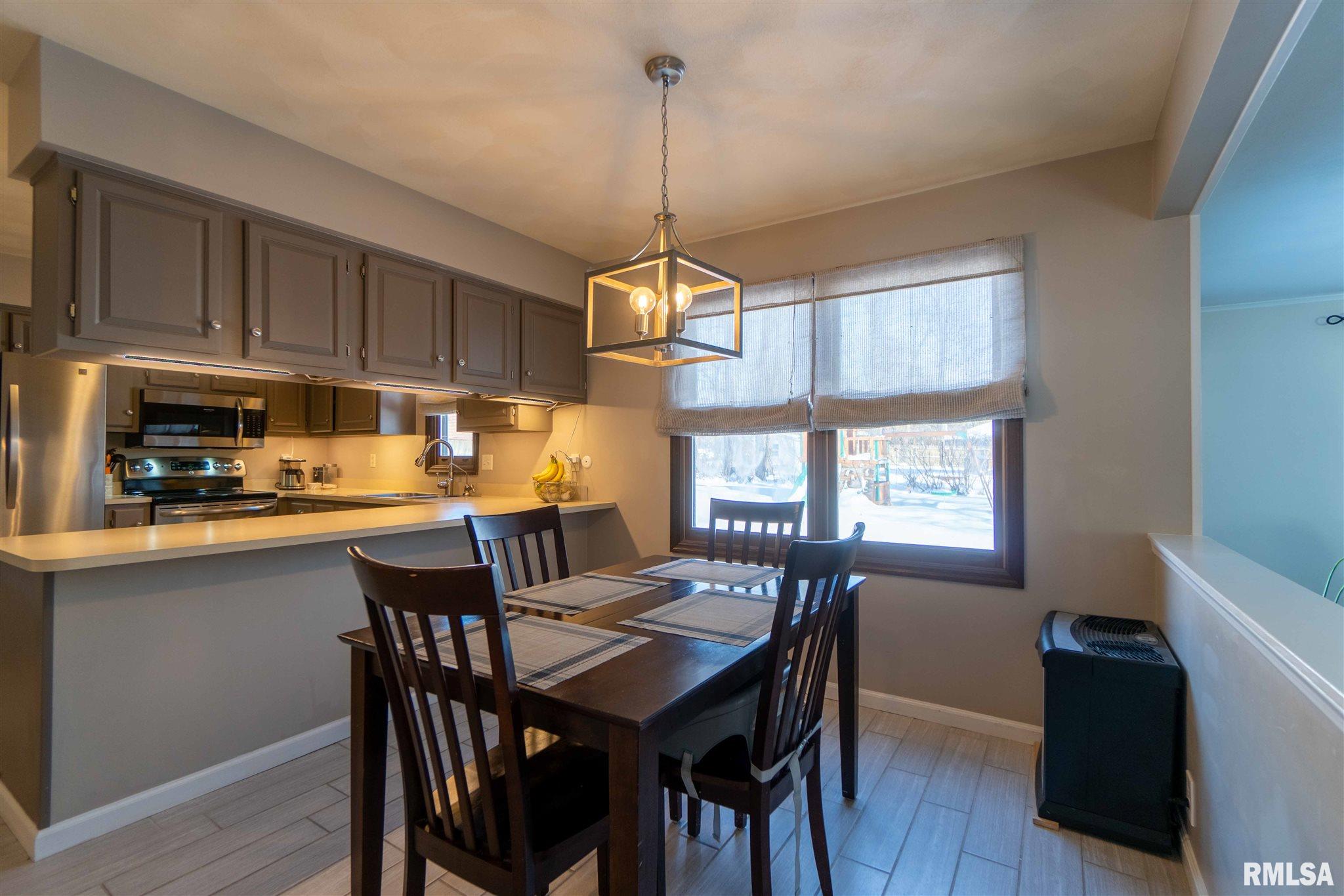 6302 North Post Oak Road Peoria, IL 61615 - Photo 8 of 43 Gallery Image 8