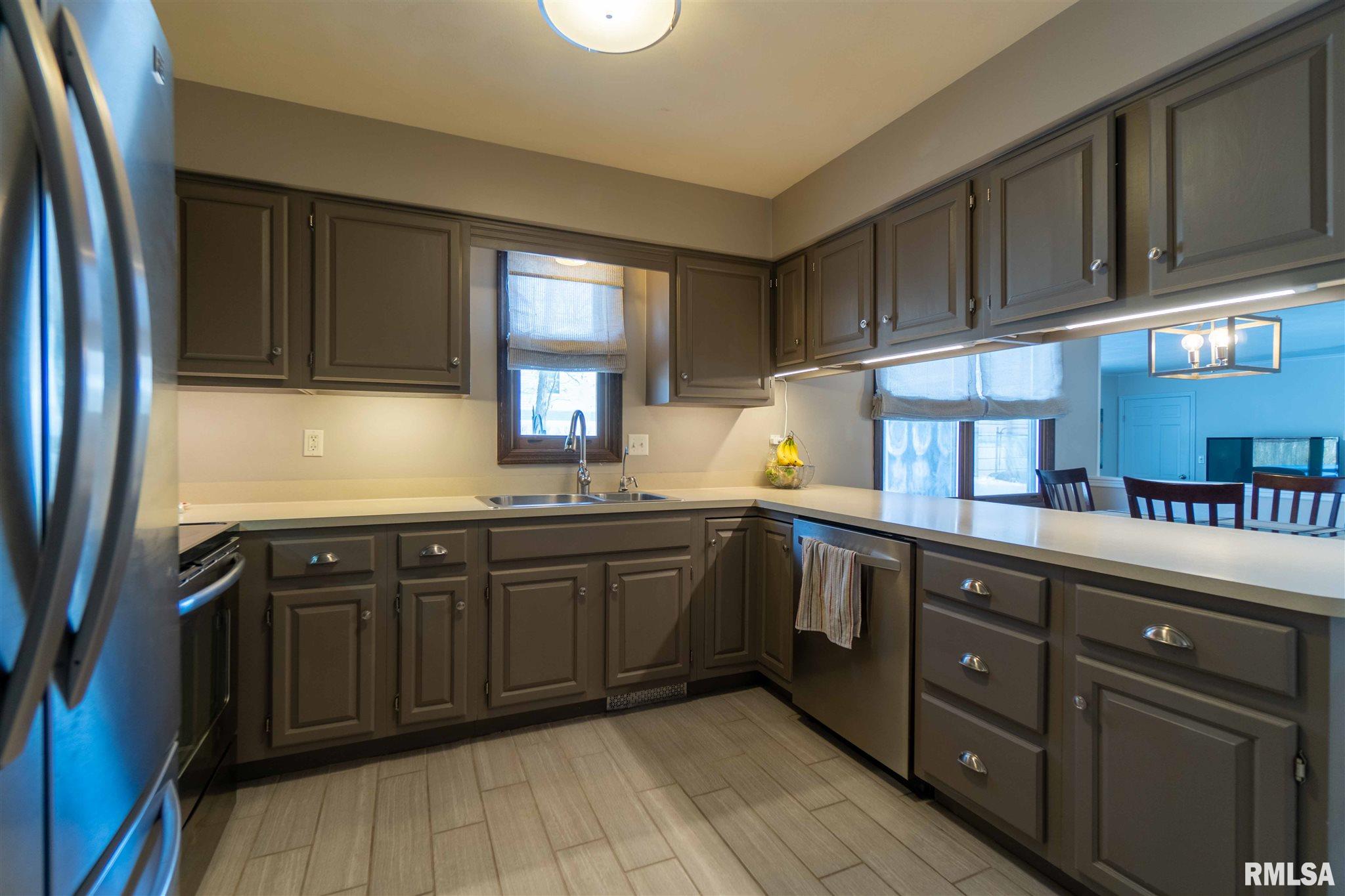6302 North Post Oak Road Peoria, IL 61615 - Photo 10 of 43 Gallery Image 10