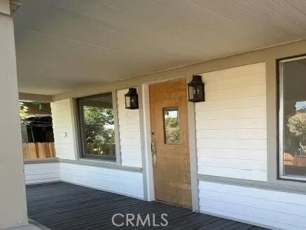 a view of an entryway of the house