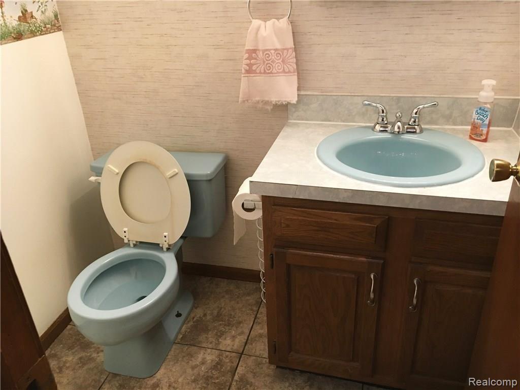 21200 Merriman Road New Boston, MI 48164 - Photo 13 of 17 IMG_5220.JPG