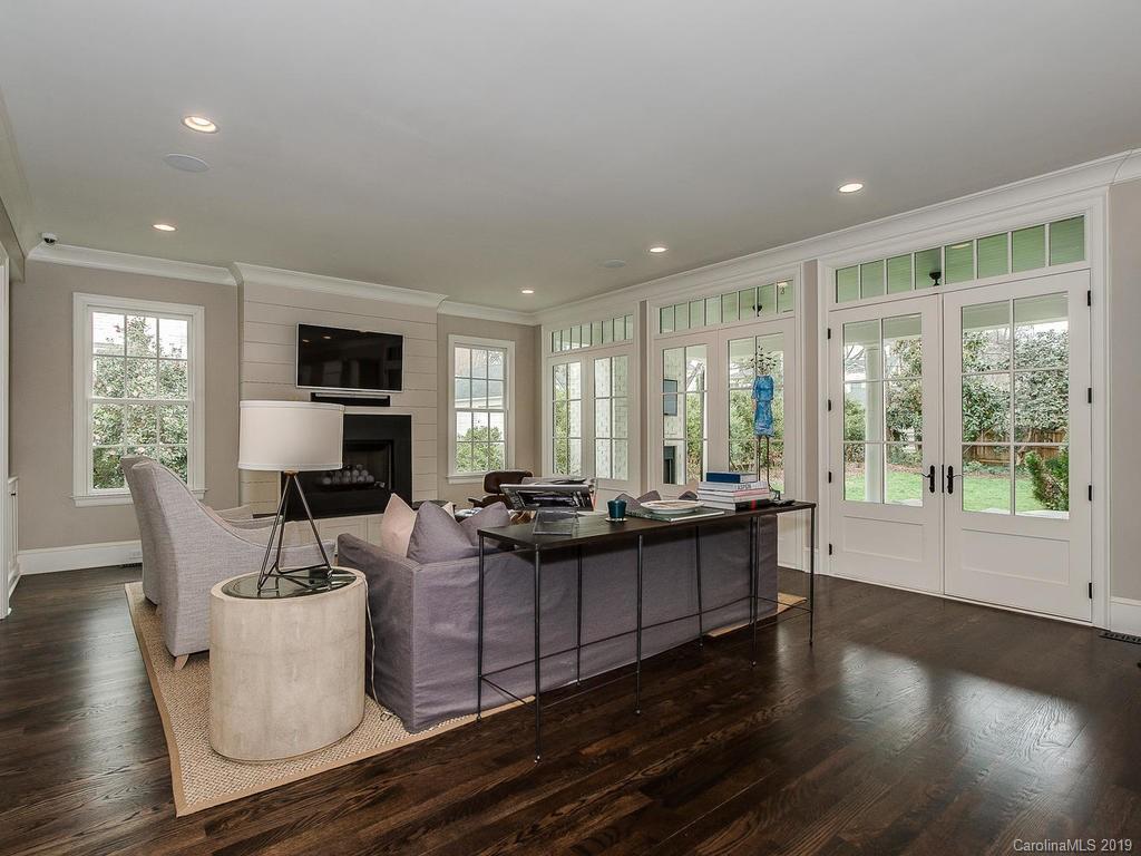 621 Cherokee Road Charlotte, NC 28207 - Photo 11 of 36 Gallery Image 11