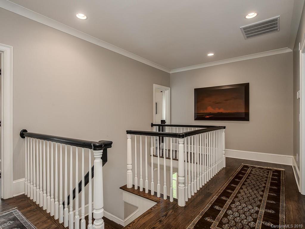621 Cherokee Road Charlotte, NC 28207 - Photo 18 of 36 Gallery Image 18