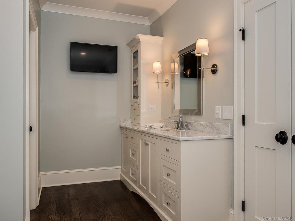 621 Cherokee Road Charlotte, NC 28207 - Photo 23 of 36 Gallery Image 23