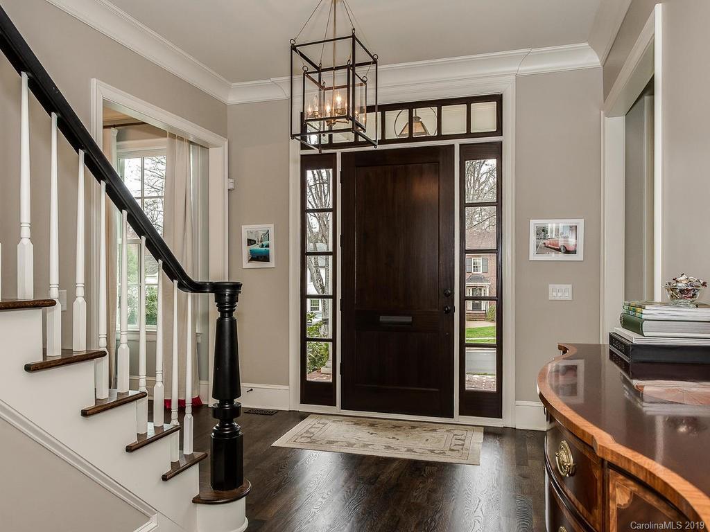 621 Cherokee Road Charlotte, NC 28207 - Photo 4 of 36 Gallery Image 4