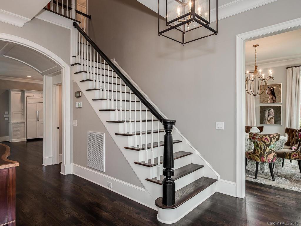 621 Cherokee Road Charlotte, NC 28207 - Photo 5 of 36 Gallery Image 5